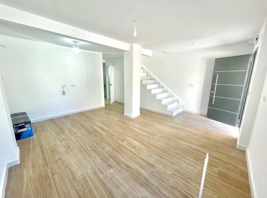 Reventa - Town House -
Daya Vieja - Costa Blanca