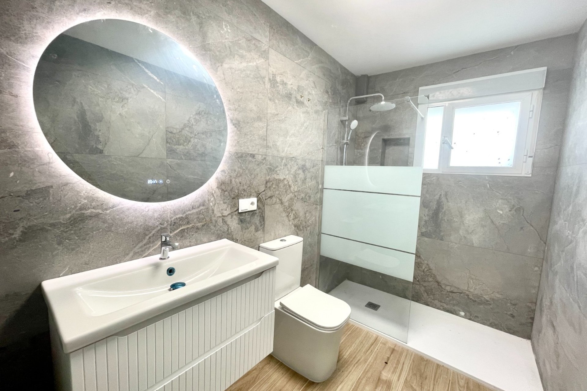 Reventa - Town House -
Daya Vieja - Costa Blanca