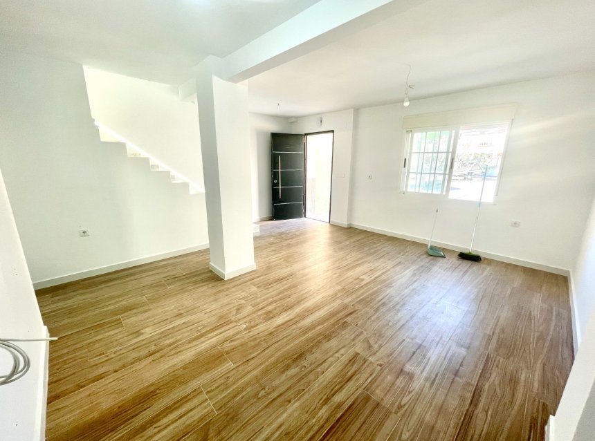 Reventa - Town House -
Daya Vieja - Costa Blanca