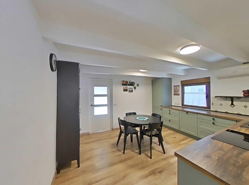 Reventa - Town House -
Formentera del Segura - Centro