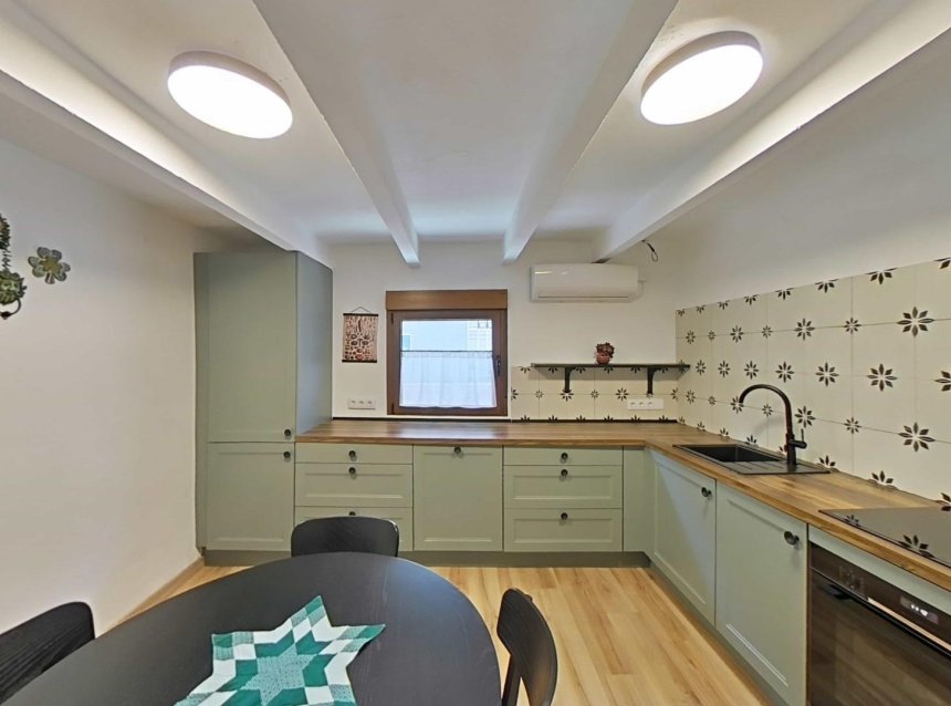 Reventa - Town House -
Formentera del Segura - Centro