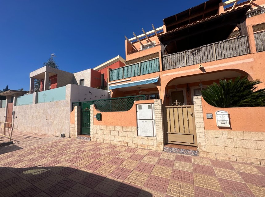 Reventa - Town House -
Jacarilla - Inland
