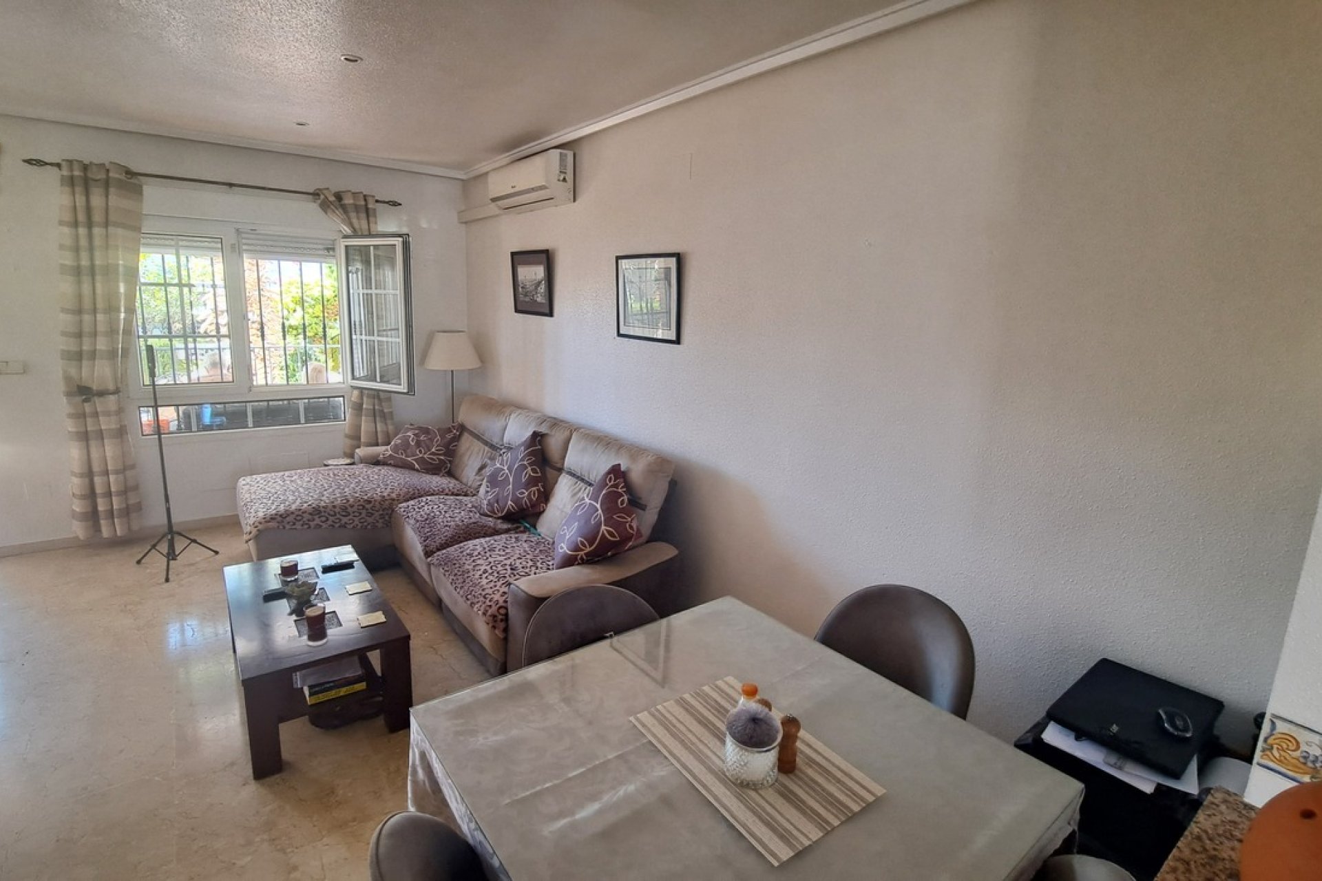 Reventa - Town House -
Los Dolses - Inland