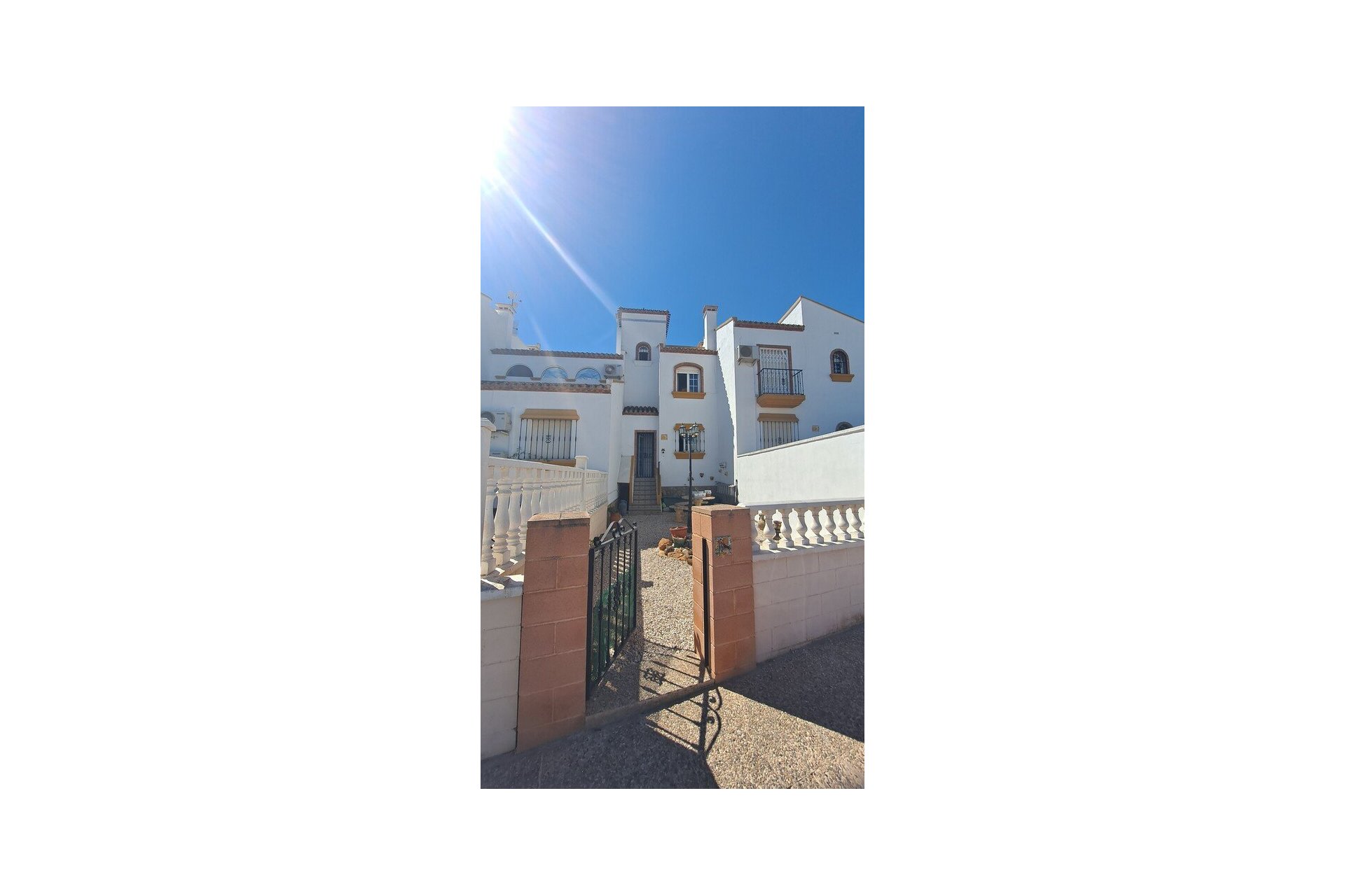 Reventa - Town House -
Los Dolses - Inland