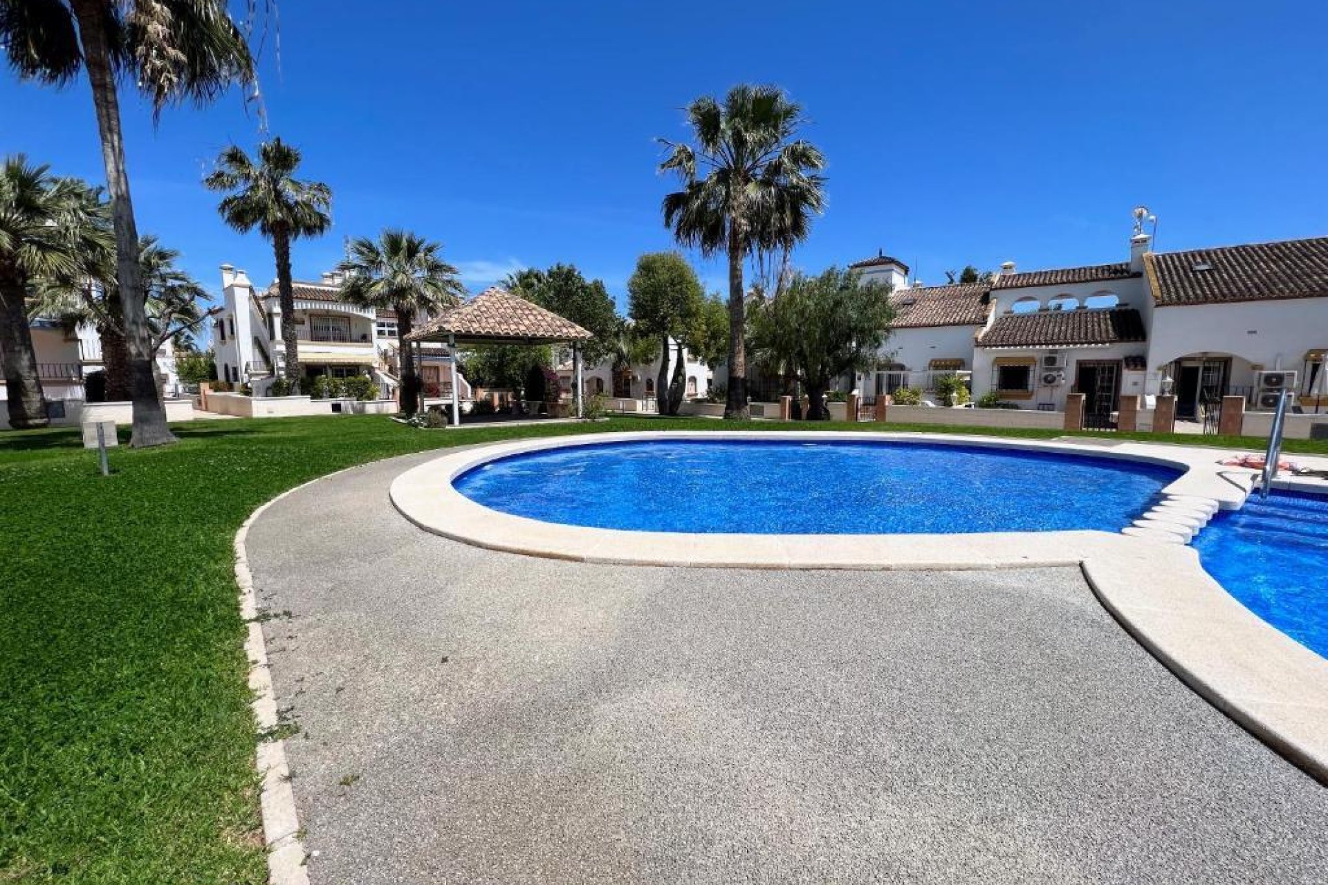 Reventa - Town House -
Los Dolses - Inland