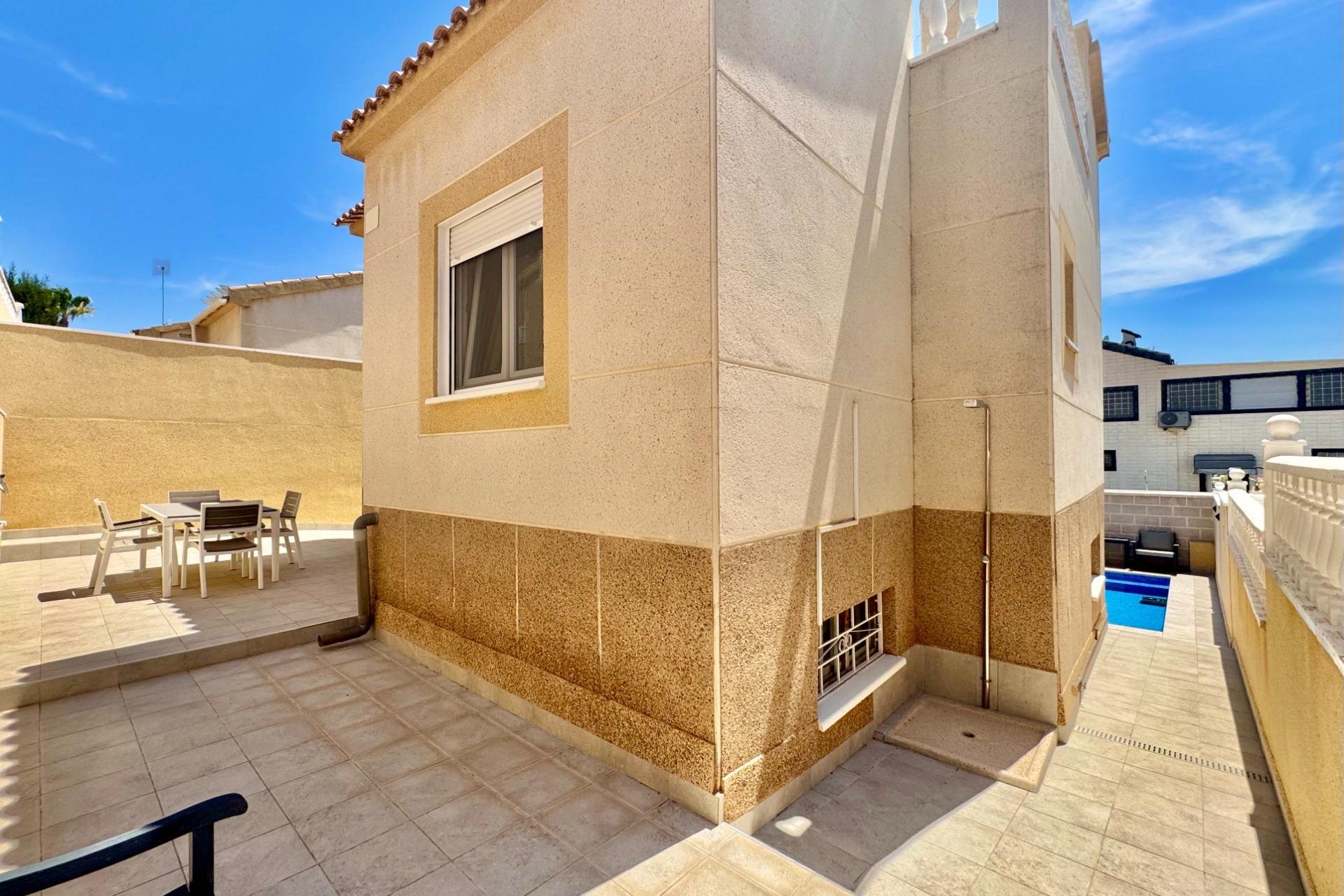 Reventa - Town House -
Orihuela Costa - La Florida
