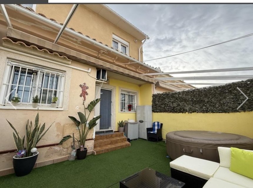 Reventa - Town House -
Orihuela Costa - La Florida