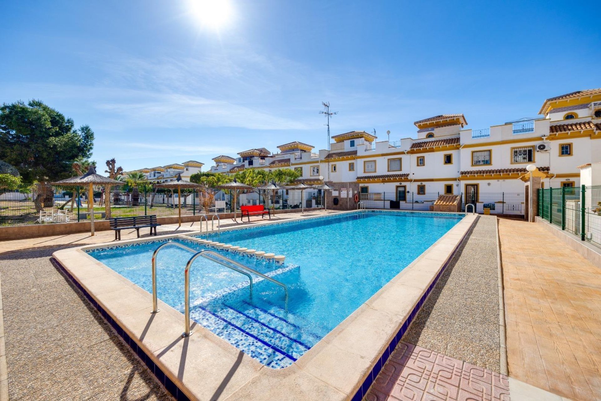 Reventa - Town House -
Torrevieja - Aguas Nuevas