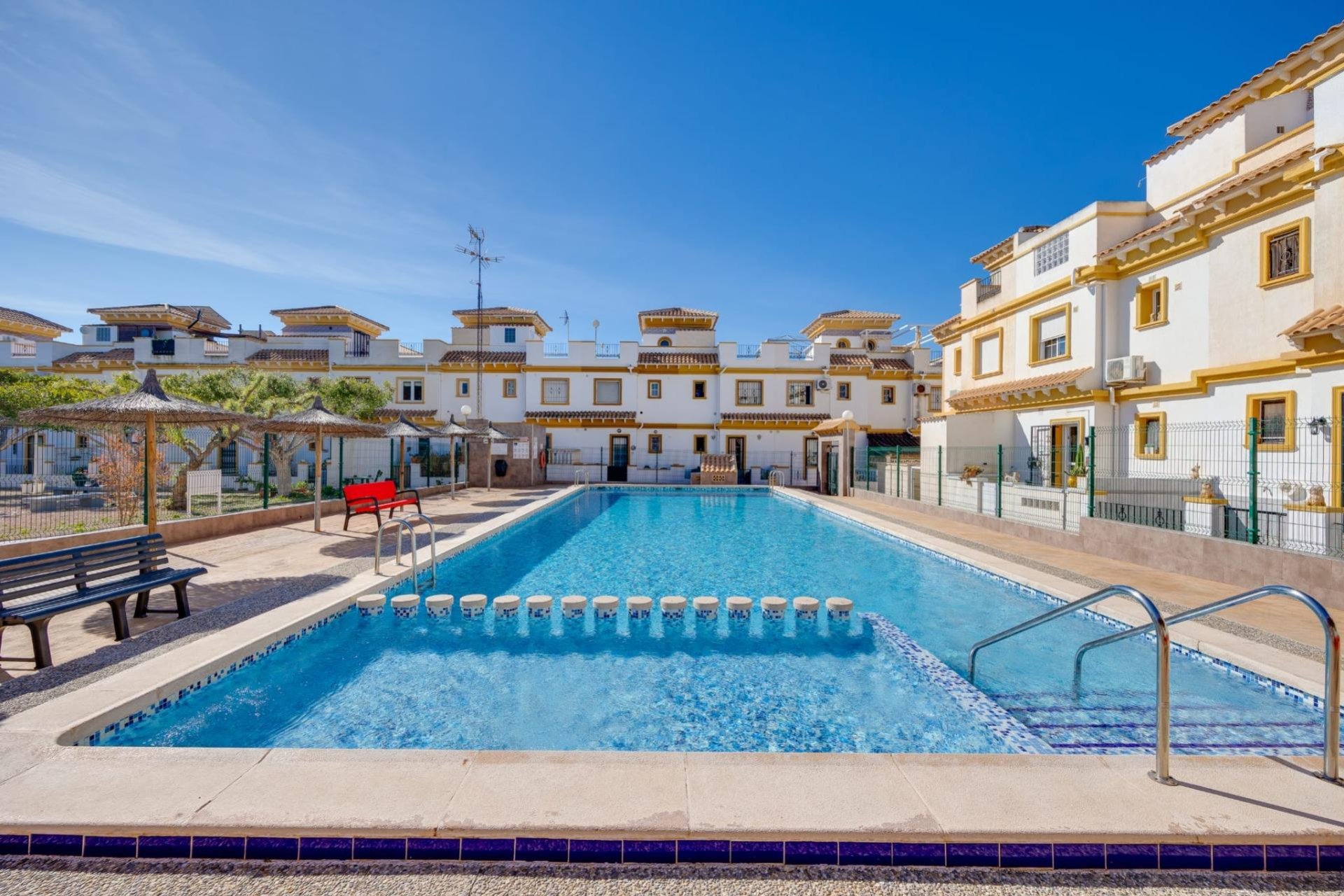 Reventa - Town House -
Torrevieja - Aguas Nuevas