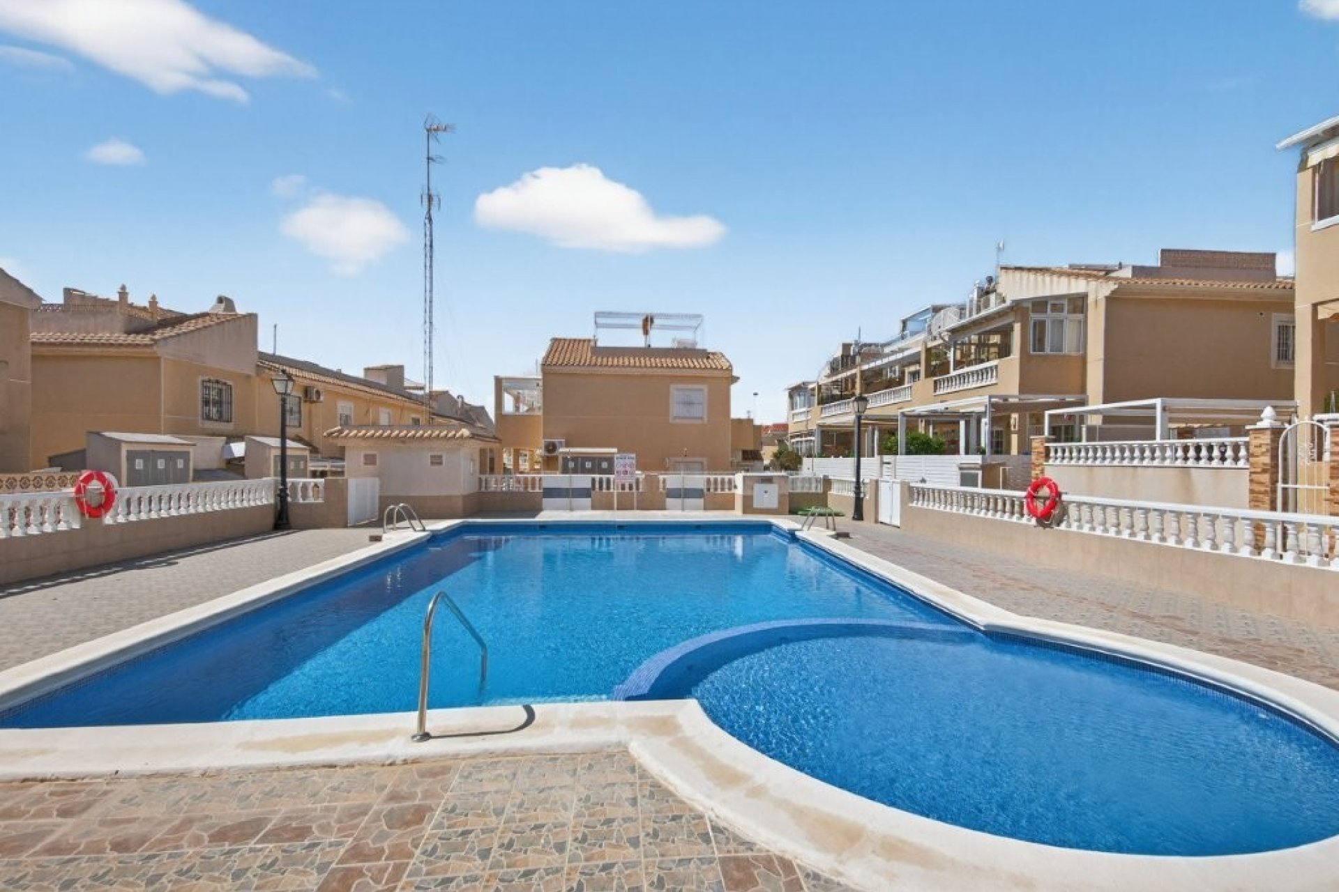 Reventa - Town House -
Torrevieja - Aguas Nuevas