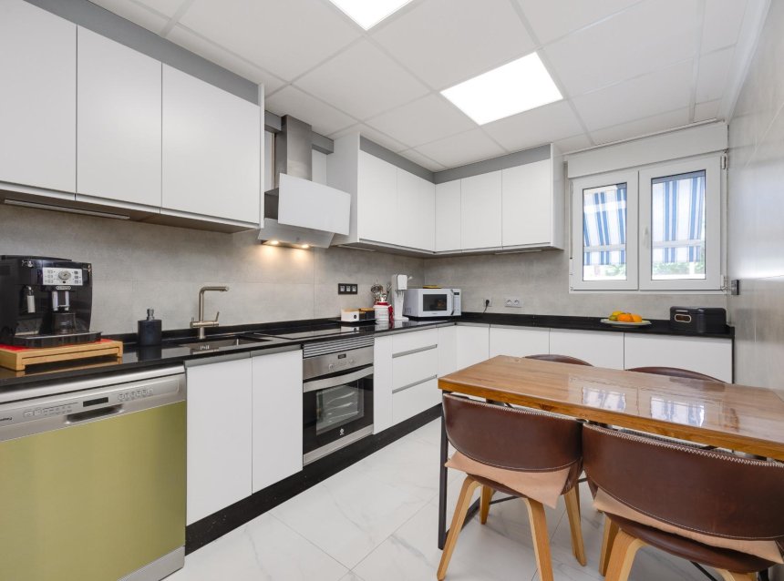 Reventa - Town House -
Torrevieja - Aguas Nuevas
