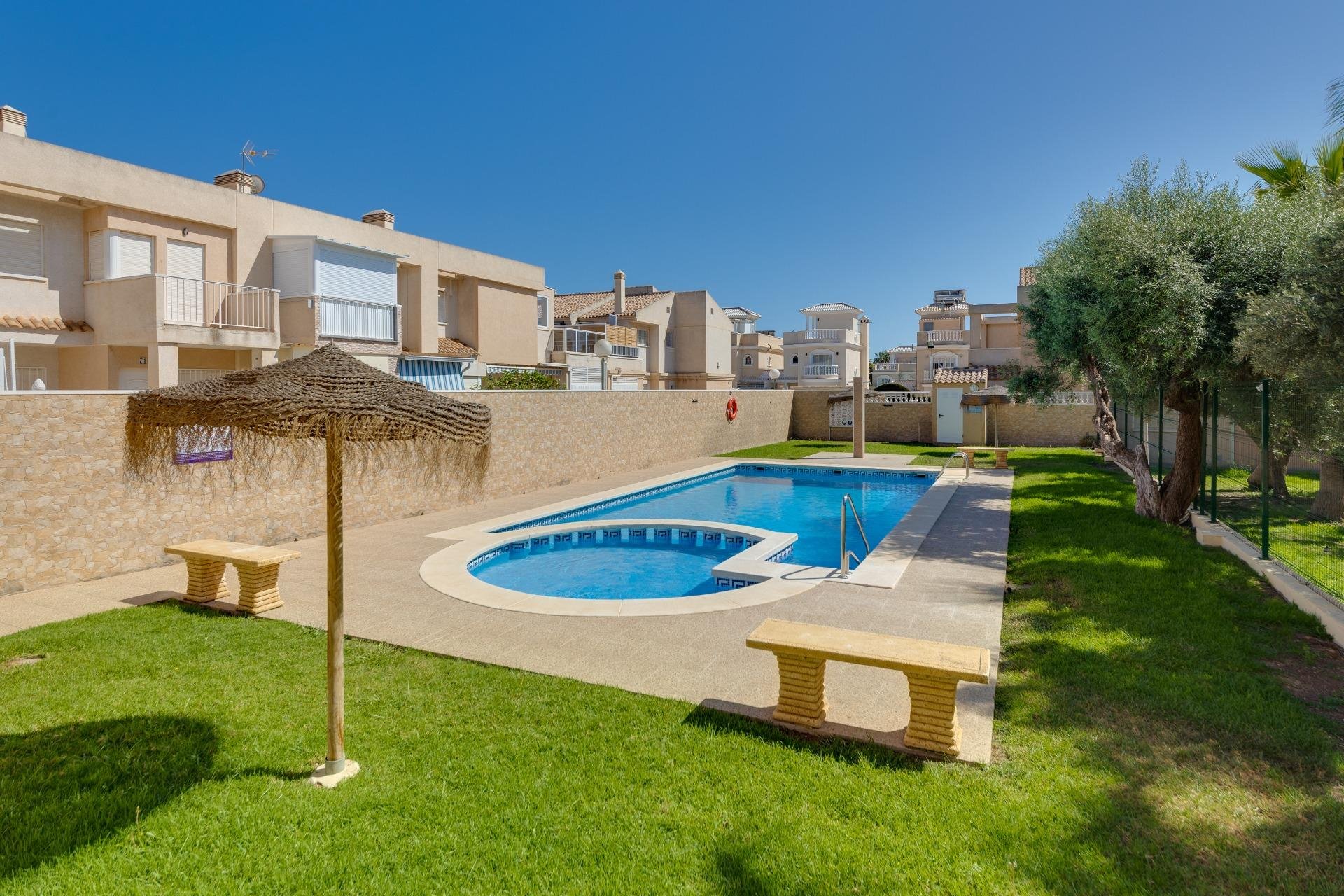 Reventa - Town House -
Torrevieja - Aguas Nuevas