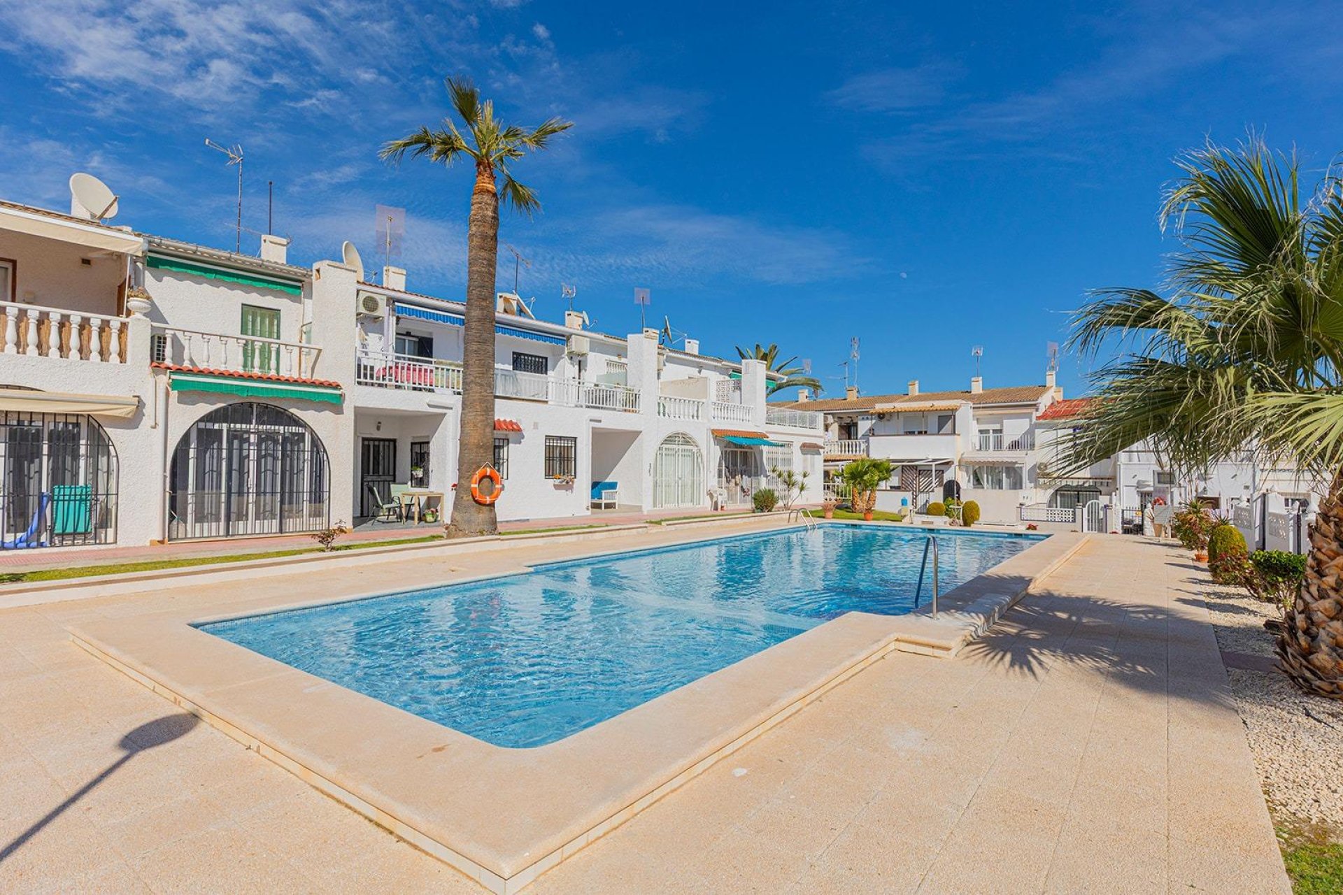 Reventa - Town House -
Torrevieja - Calas Blanca