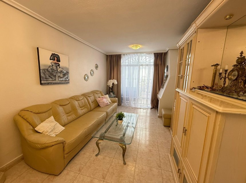 Reventa - Town House -
Torrevieja - Calas Blanca