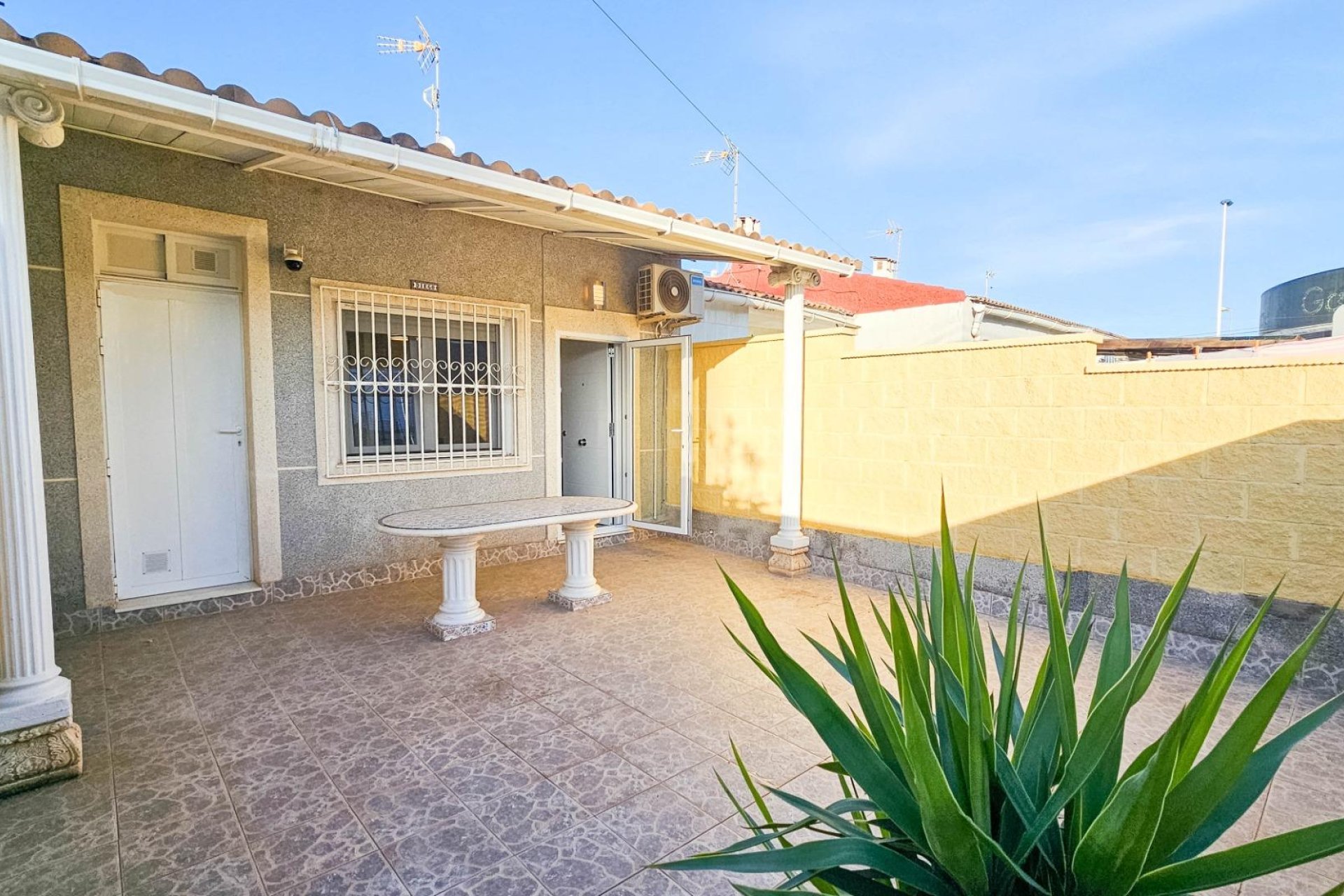 Reventa - Town House -
Torrevieja - El Limonar