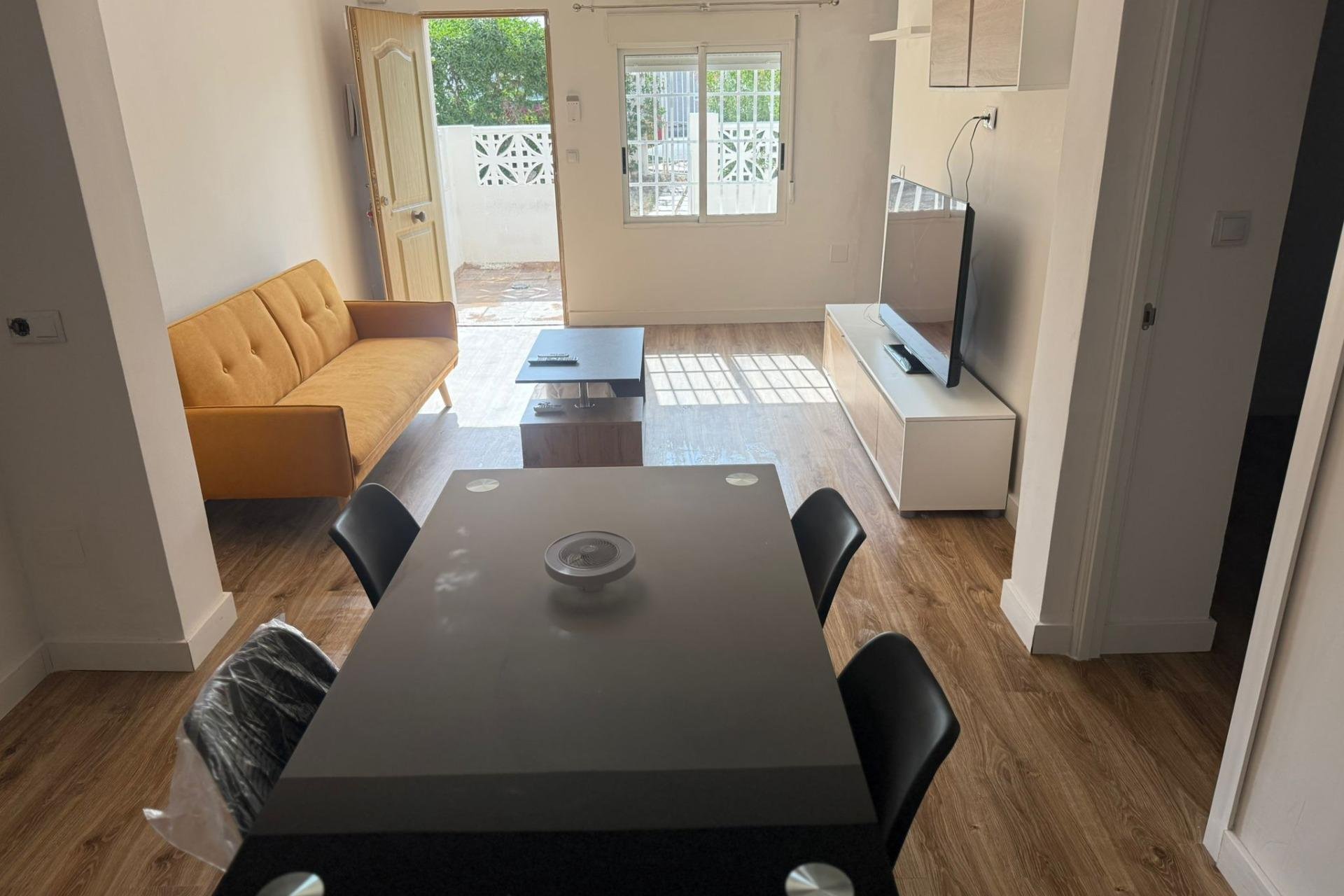 Reventa - Town House -
Torrevieja - La Siesta - El Salado - Torreta