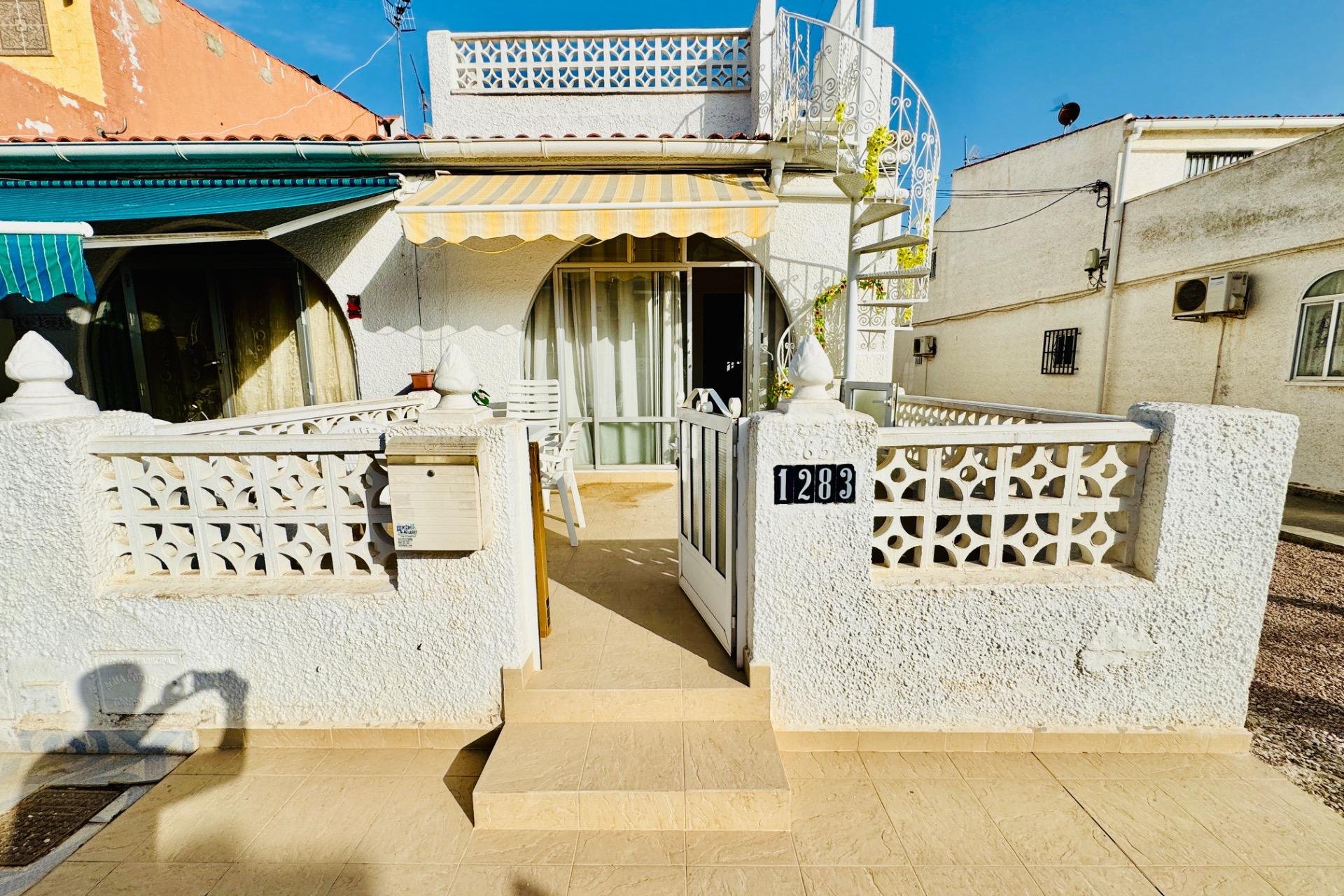 Reventa - Town House -
Torrevieja - La Siesta - El Salado - Torreta