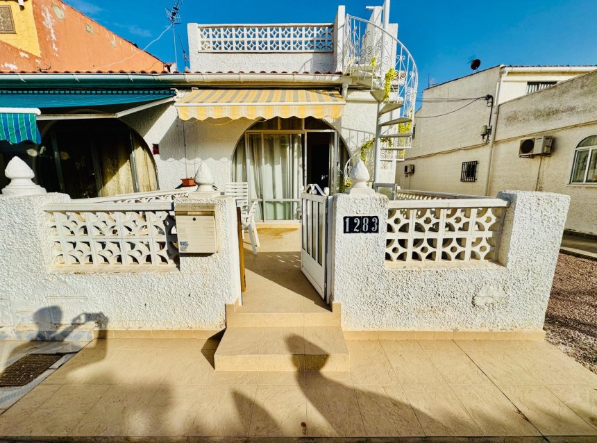 Reventa - Town House -
Torrevieja - La Siesta - El Salado - Torreta