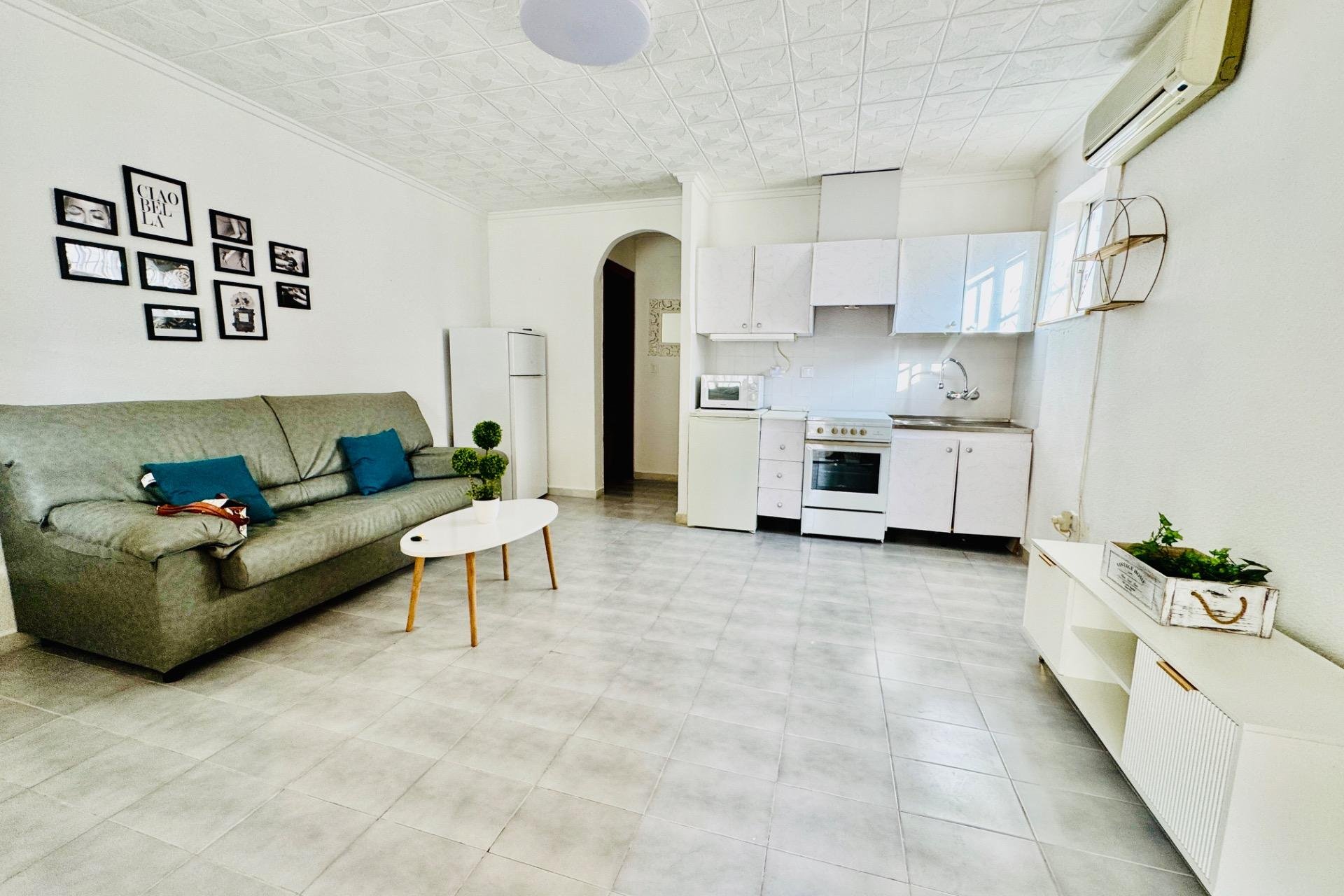 Reventa - Town House -
Torrevieja - La Siesta - El Salado - Torreta