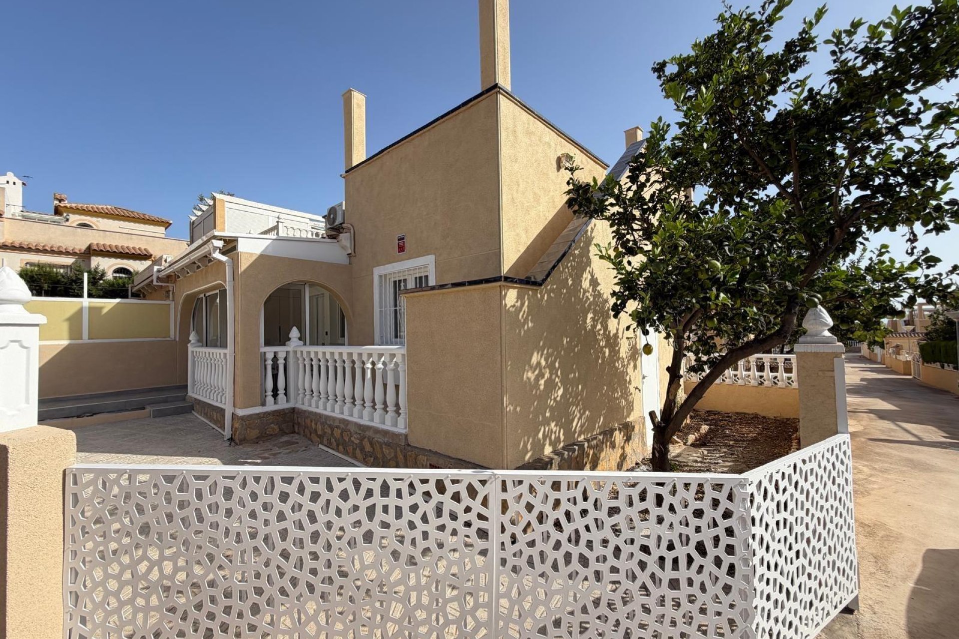 Reventa - Town House -
Torrevieja - Miramar - Torre Del Moro