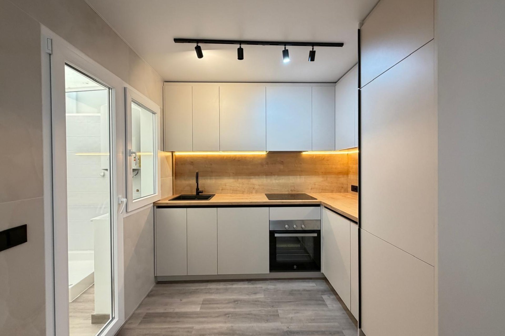 Reventa - Town House -
Torrevieja - Miramar - Torre Del Moro