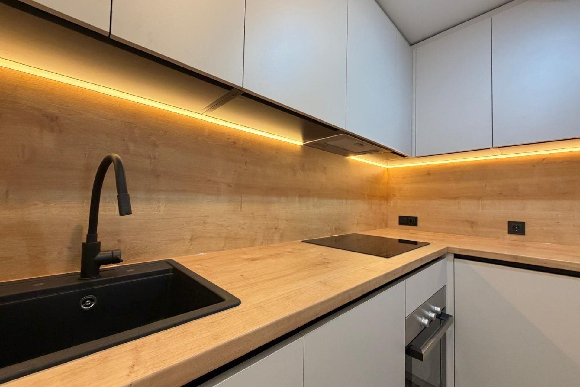 Reventa - Town House -
Torrevieja - Miramar - Torre Del Moro