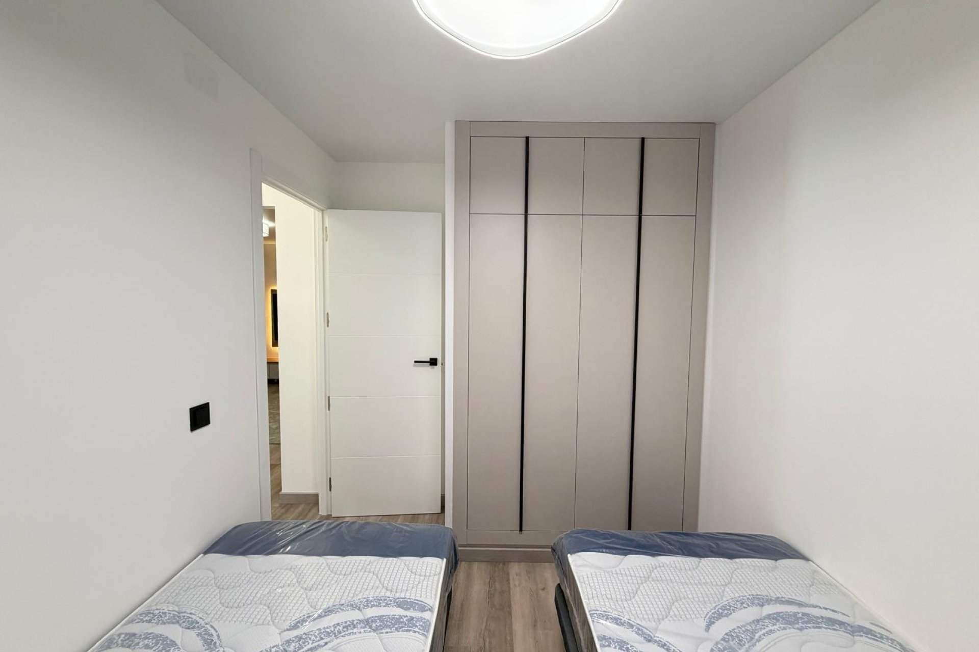 Reventa - Town House -
Torrevieja - Miramar - Torre Del Moro