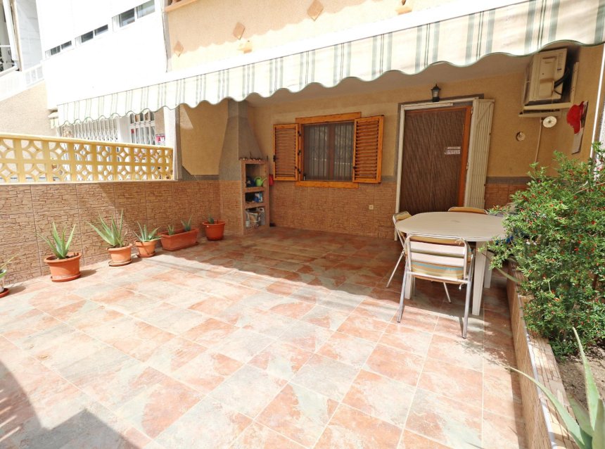 Reventa - Town House -
Torrevieja - Playa De Los Naufragos