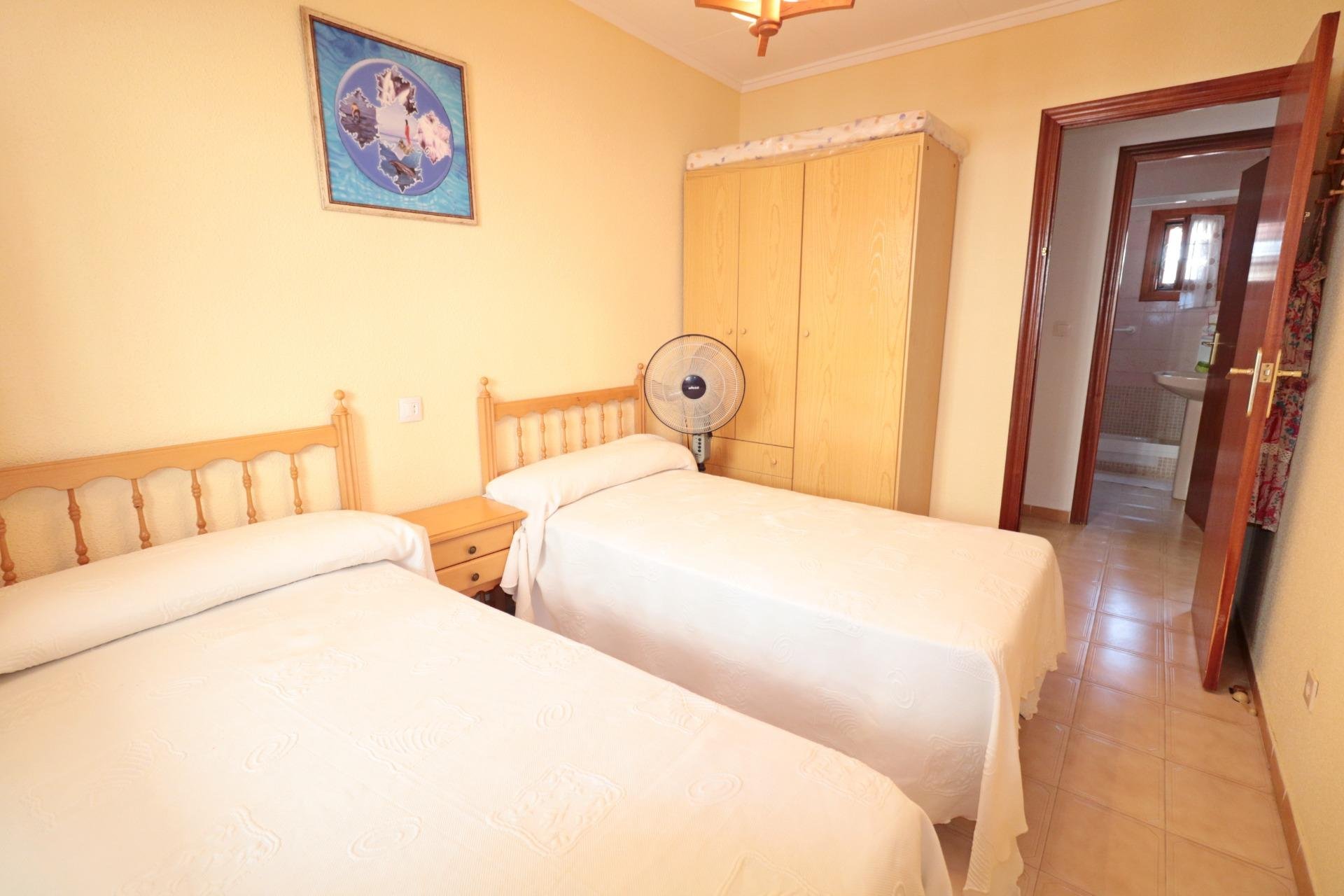 Reventa - Town House -
Torrevieja - Playa De Los Naufragos
