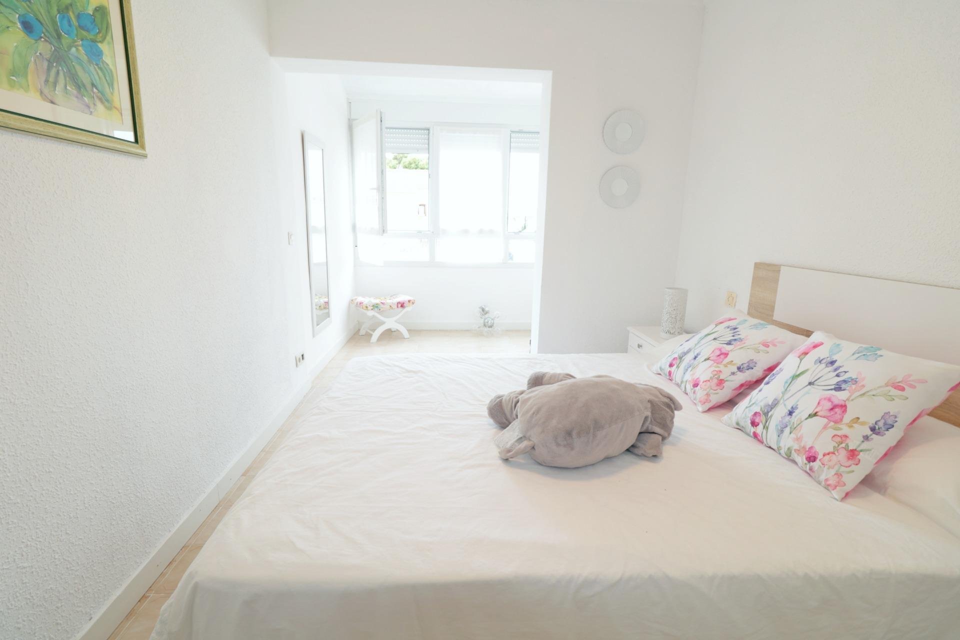 Reventa - Town House -
Torrevieja - Playa De Los Naufragos