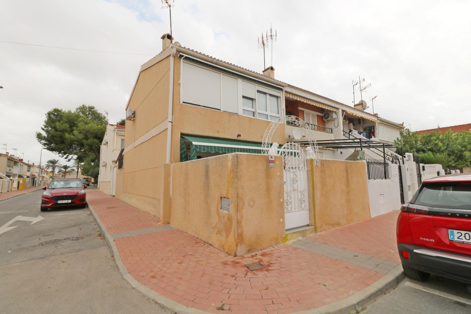 Reventa - Town House -
Torrevieja - Playa De Los Naufragos
