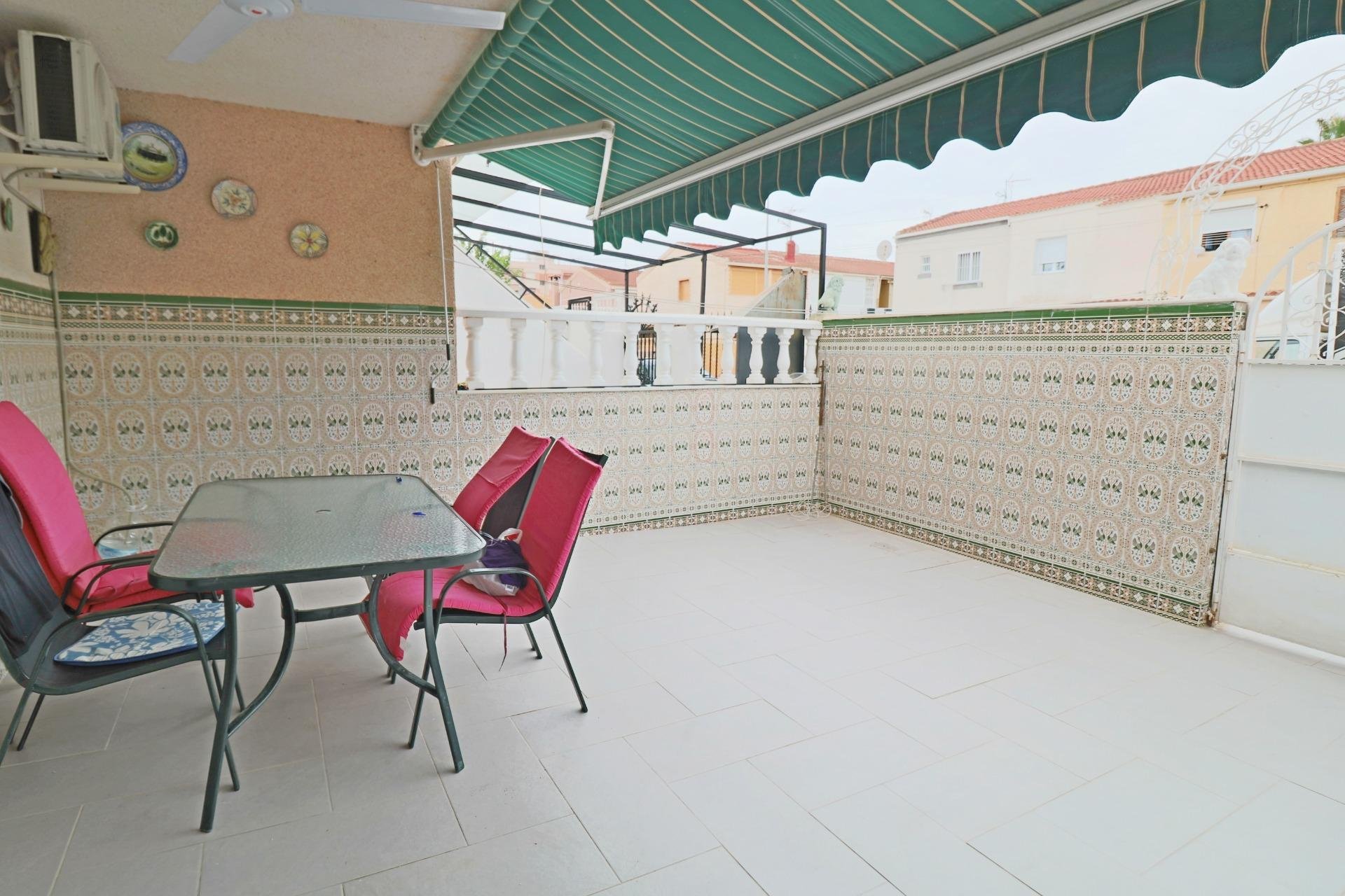 Reventa - Town House -
Torrevieja - Playa De Los Naufragos