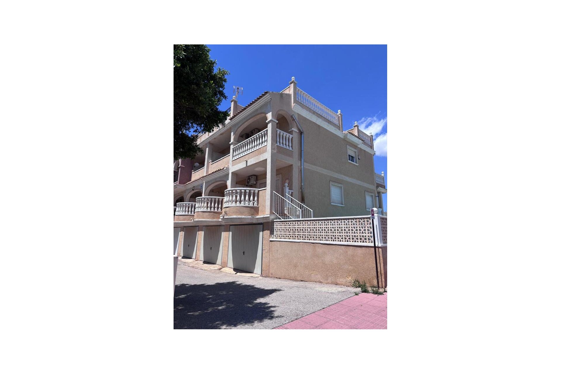 Reventa - Town House -
Villamartin - Costa Blanca