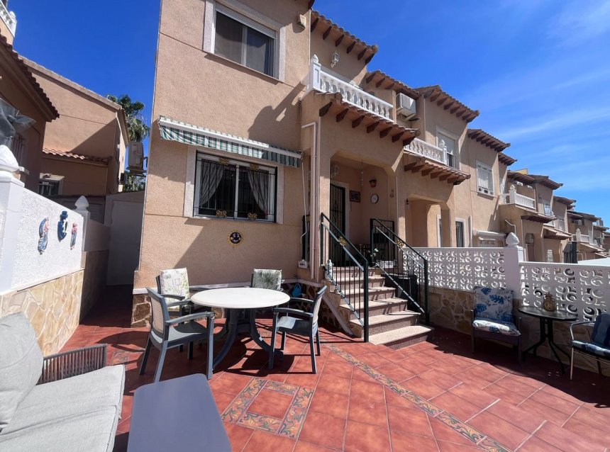 Reventa - Town House -
Villamartin - Costa Blanca