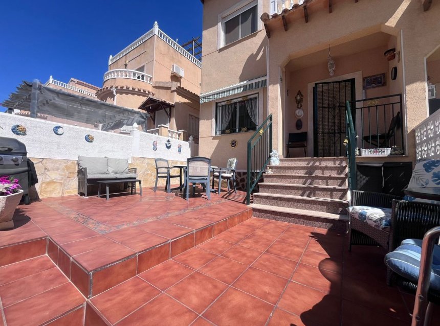 Reventa - Town House -
Villamartin - Costa Blanca