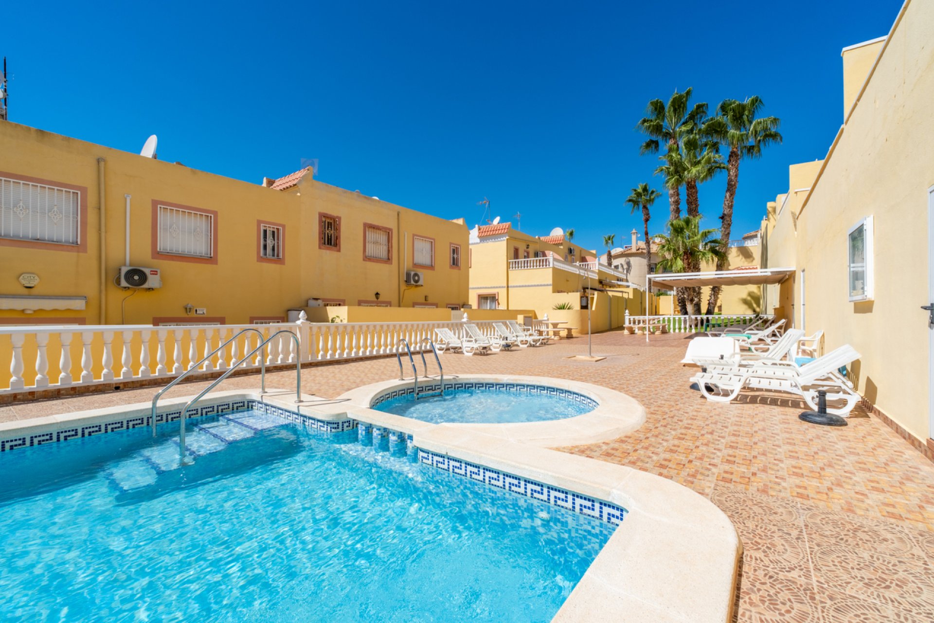 Reventa - Town House -
Villamartin - Costa Blanca