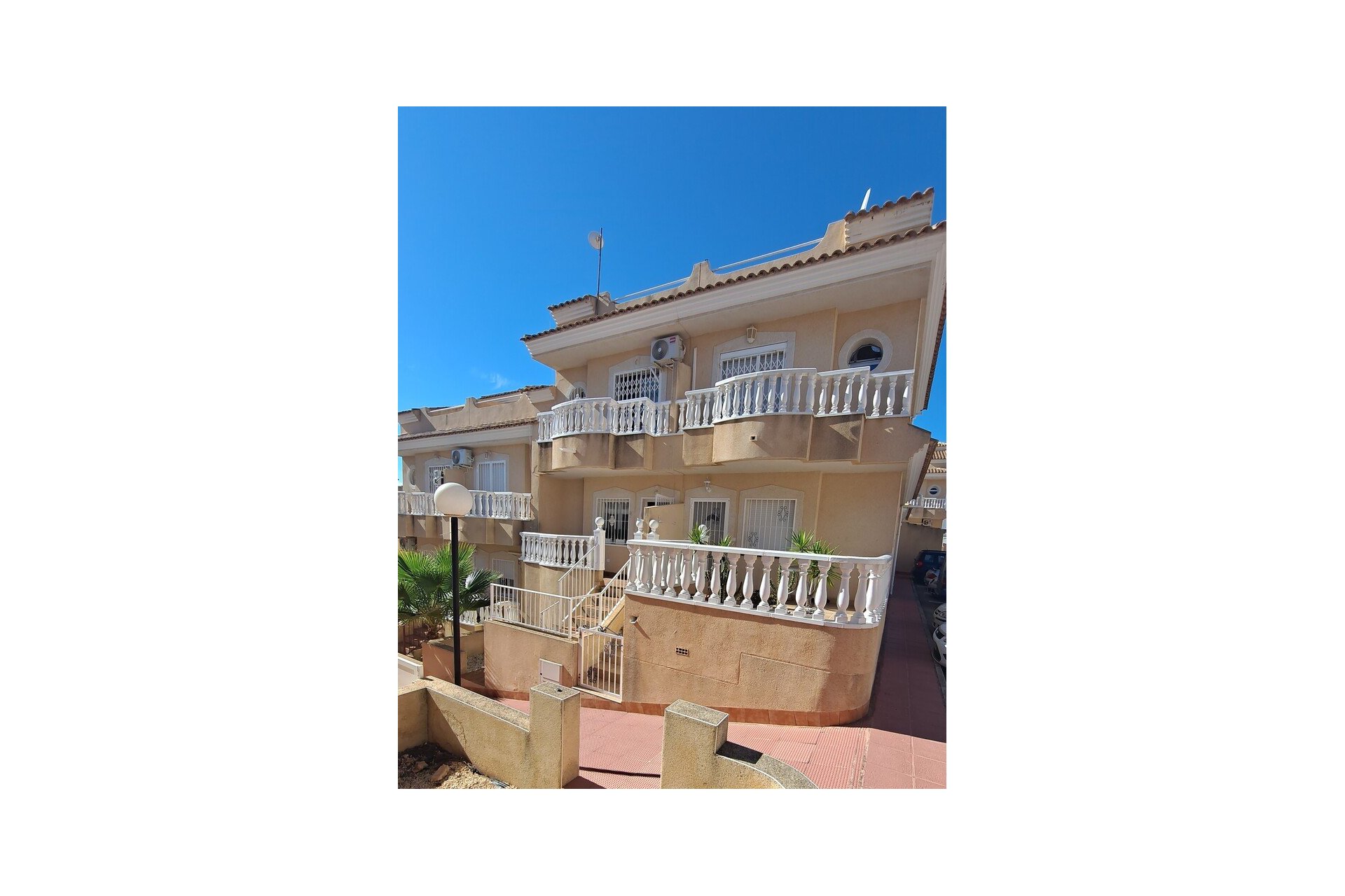 Reventa - Town House -
Villamartin - Costa Blanca