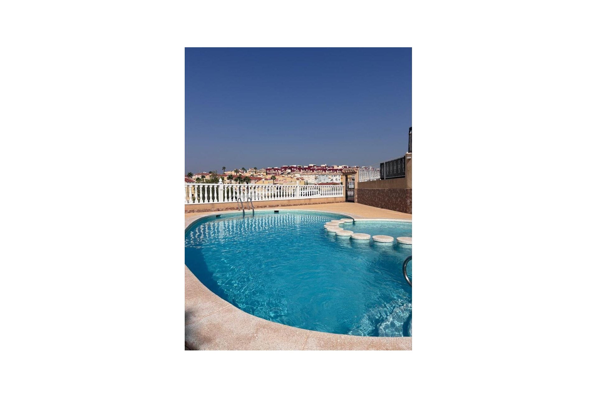 Reventa - Town House -
Villamartin - Costa Blanca