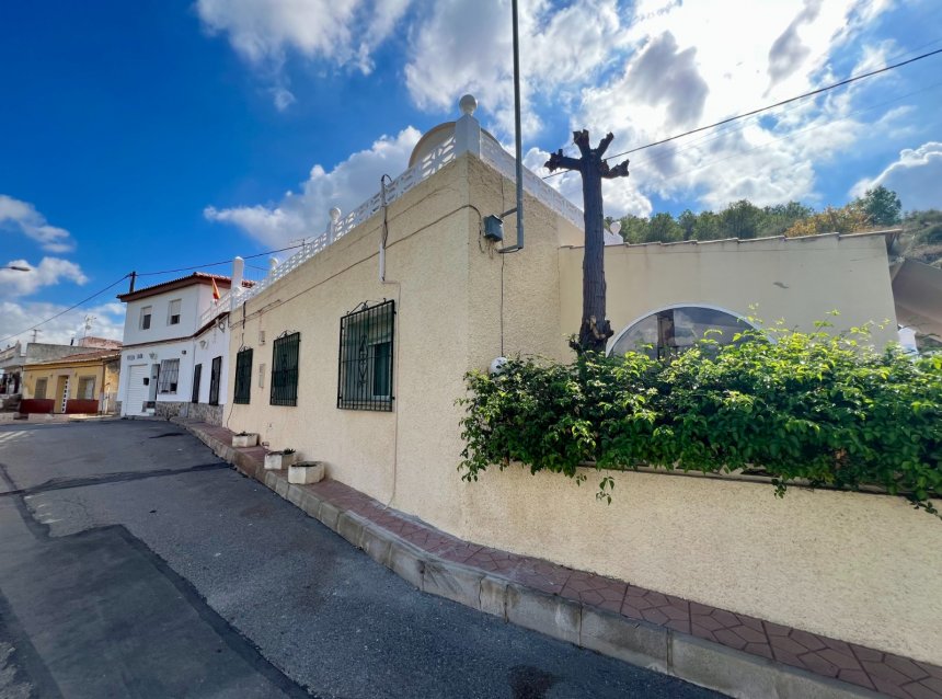 Reventa - Villa -
Benferri - Inland