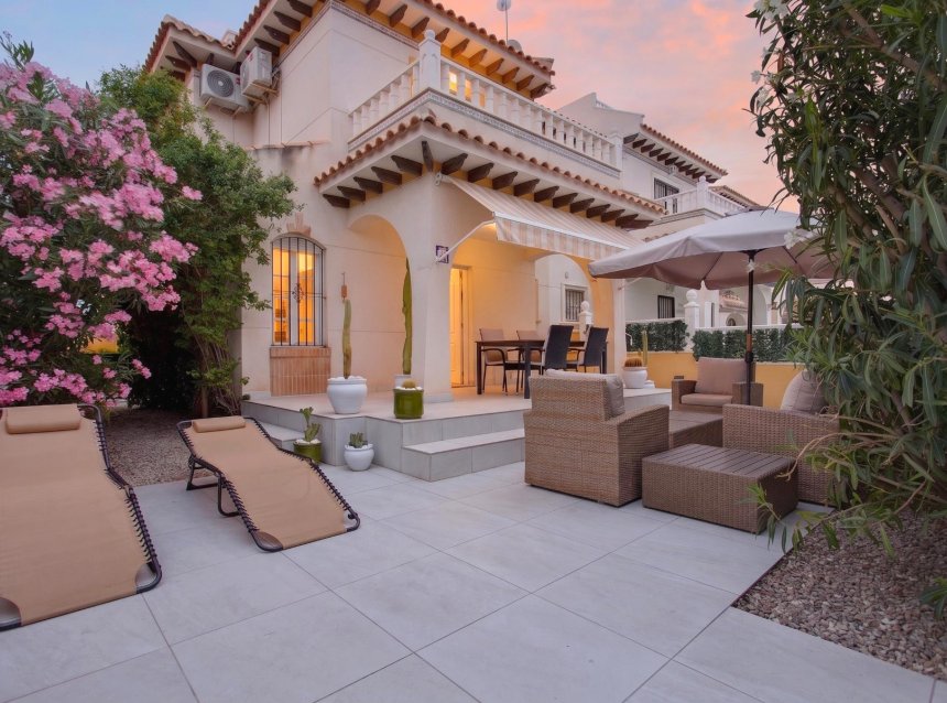 Reventa - Villa -
Orihuela Costa - Costa Blanca