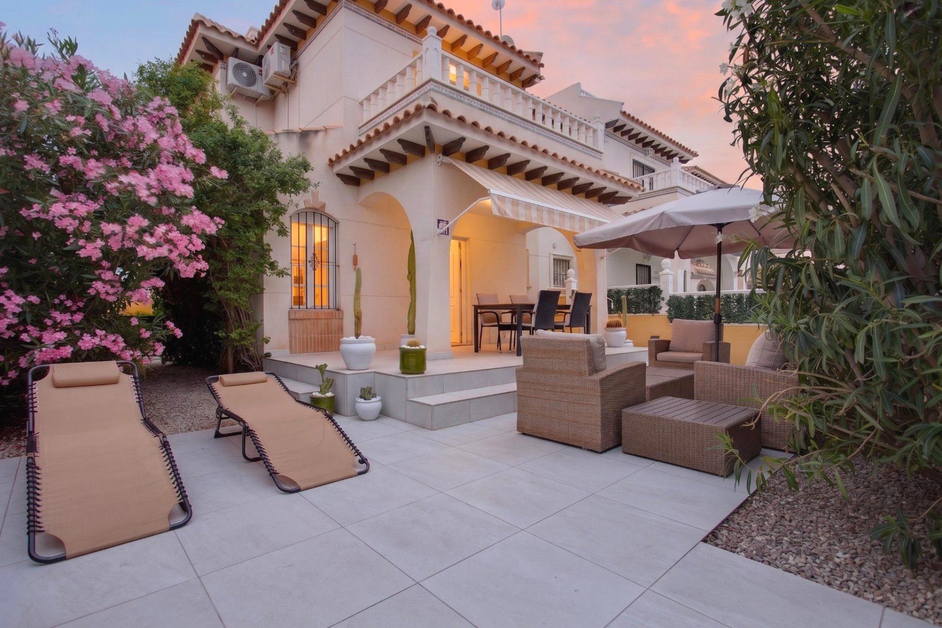 Reventa - Villa -
Orihuela Costa - Costa Blanca