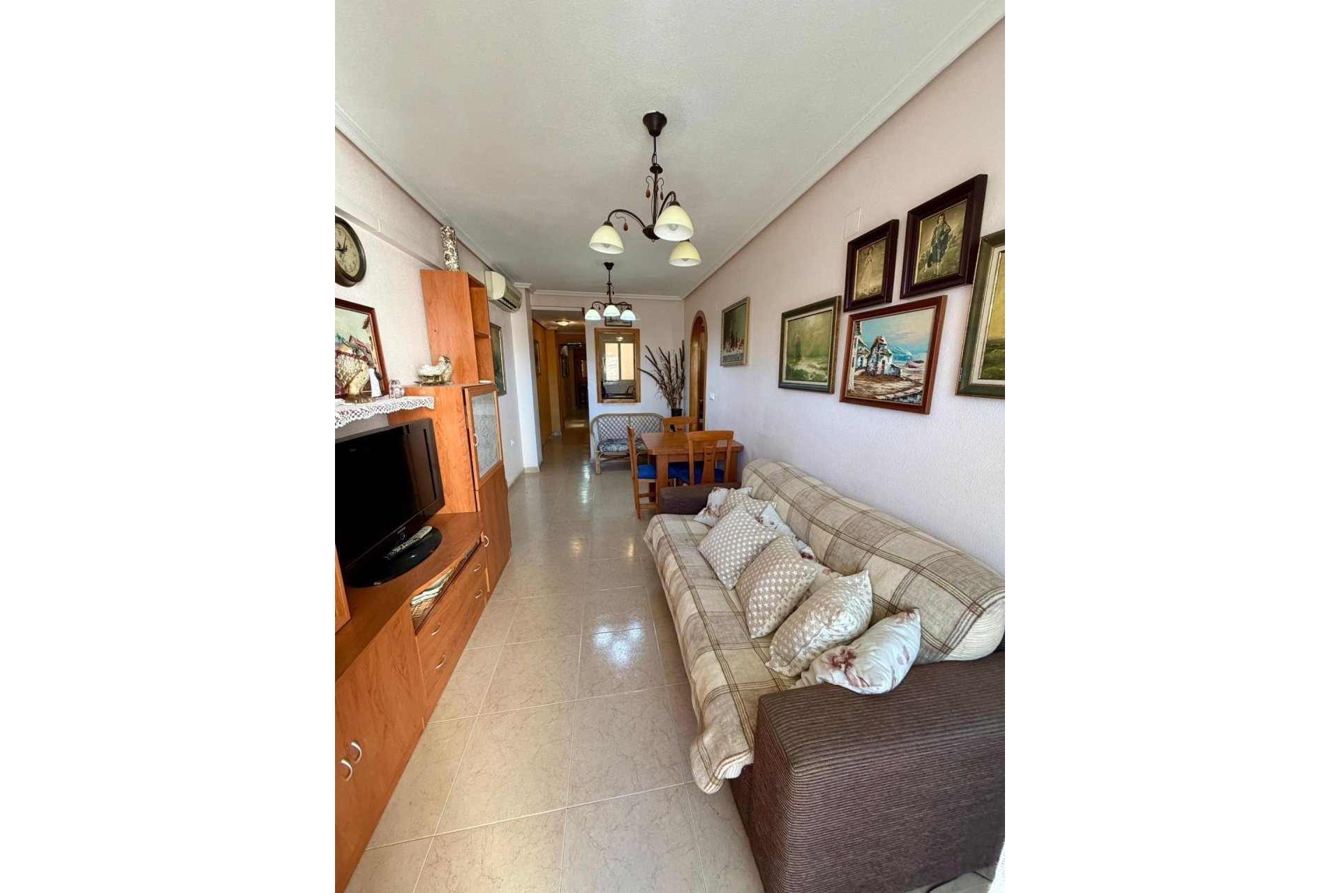 Reventa - Villa -
Torrevieja - Centro