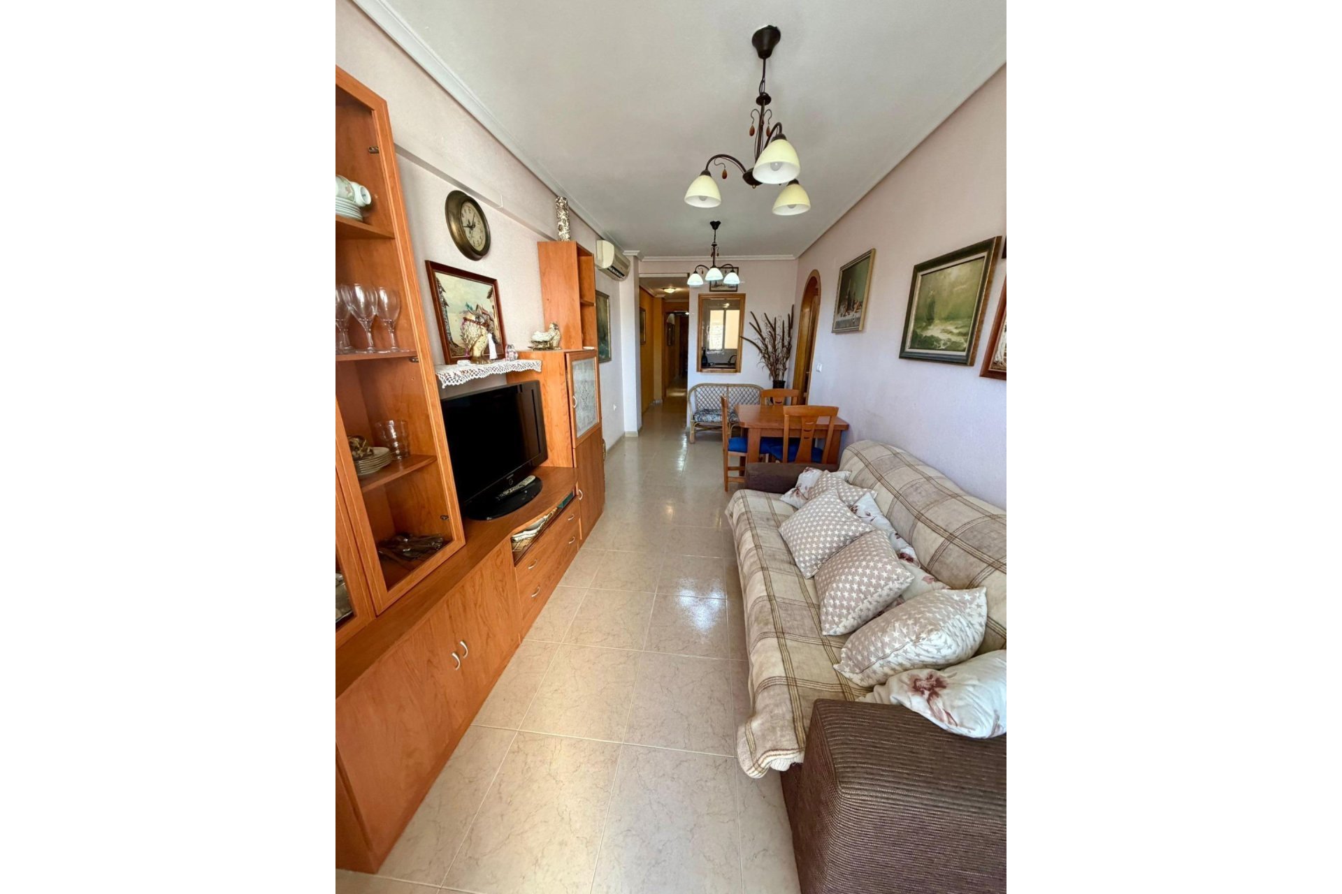 Reventa - Villa -
Torrevieja - Centro
