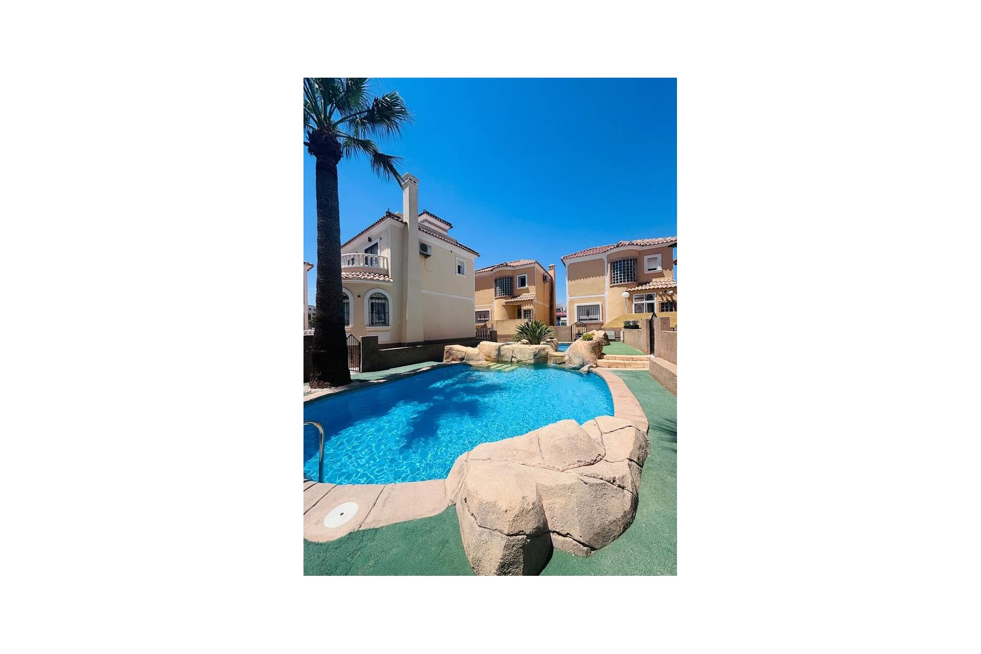 Reventa - Villa -
Villamartin - Costa Blanca