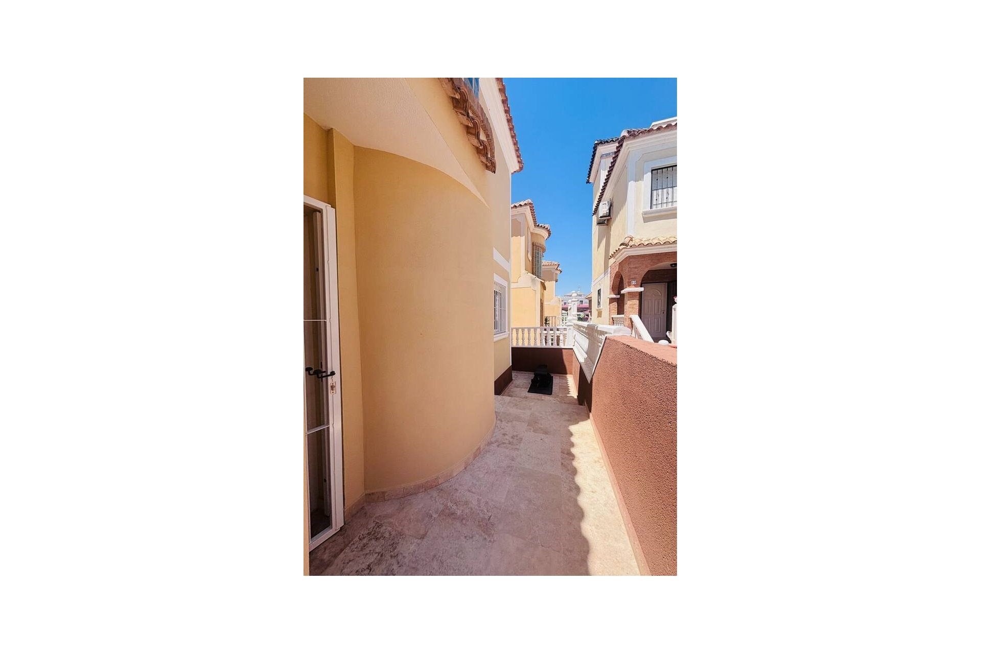 Reventa - Villa -
Villamartin - Costa Blanca