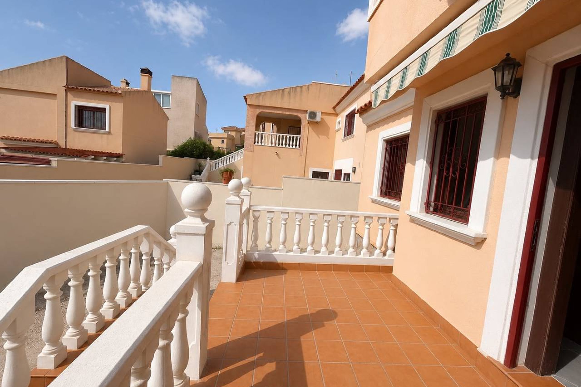 Reventa - Villa -
Villamartin - Costa Blanca