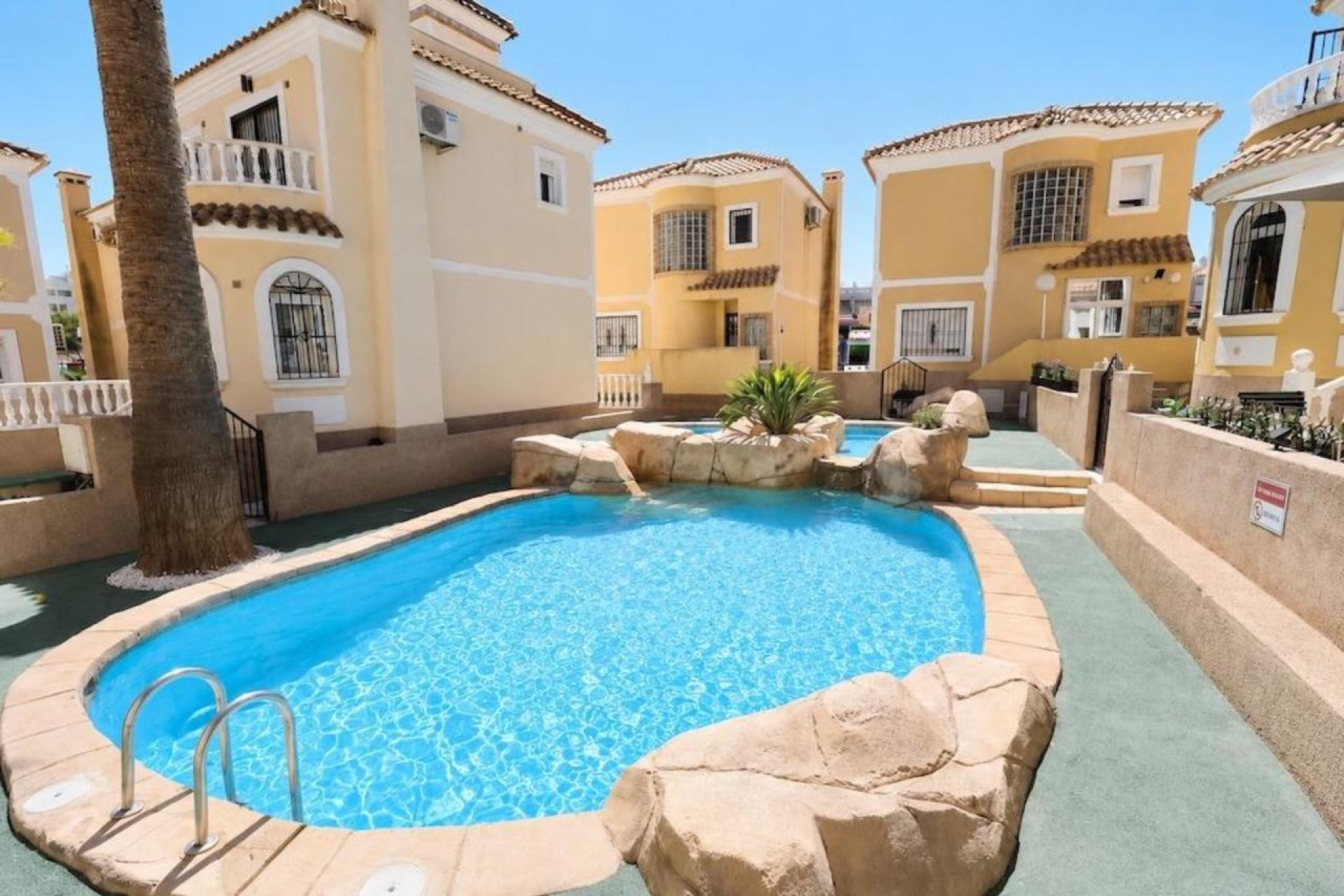 Reventa - Villa -
Villamartin - Costa Blanca