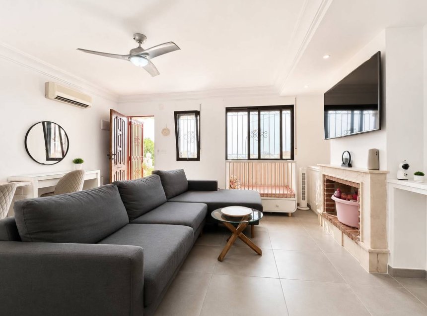 Reventa - Villa -
Villamartin - Costa Blanca