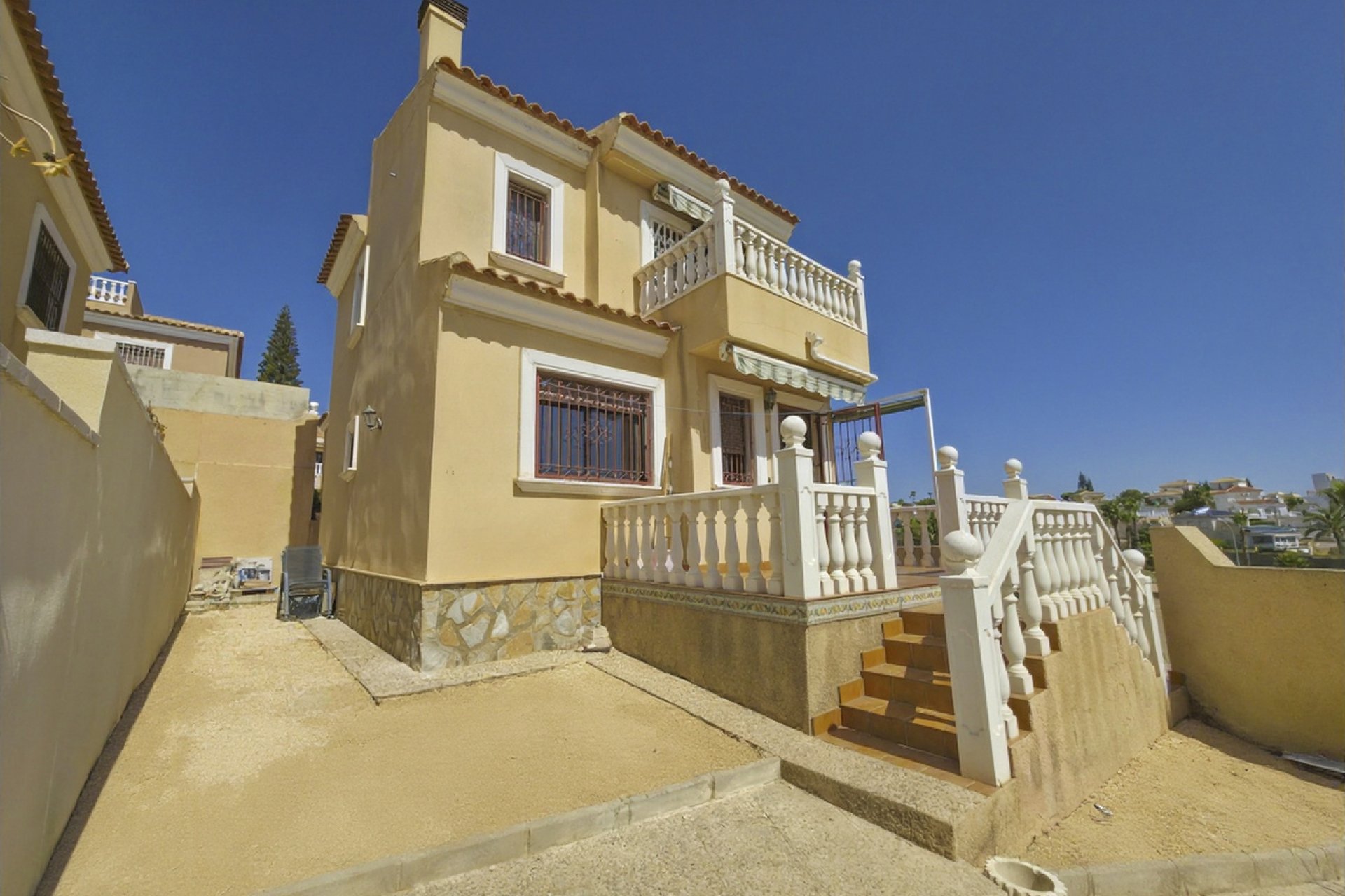 Reventa - Villa -
Villamartin - Costa Blanca