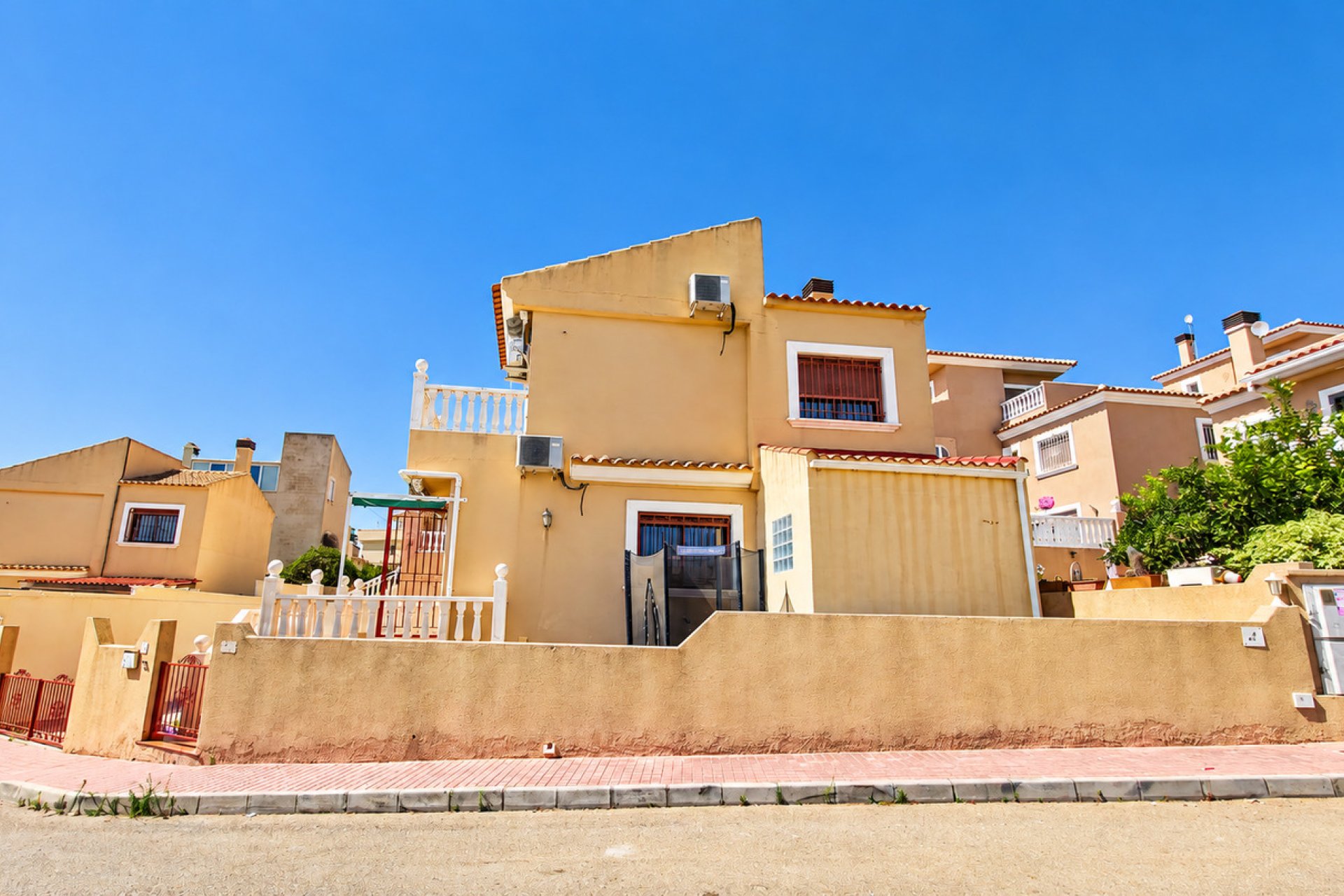 Reventa - Villa -
Villamartin - Costa Blanca